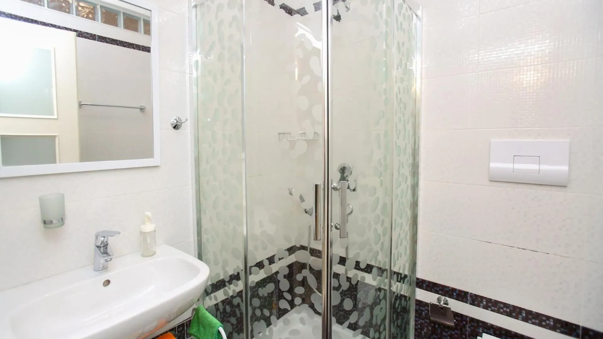 Apartment Apartment, Steps From Sea Vlore